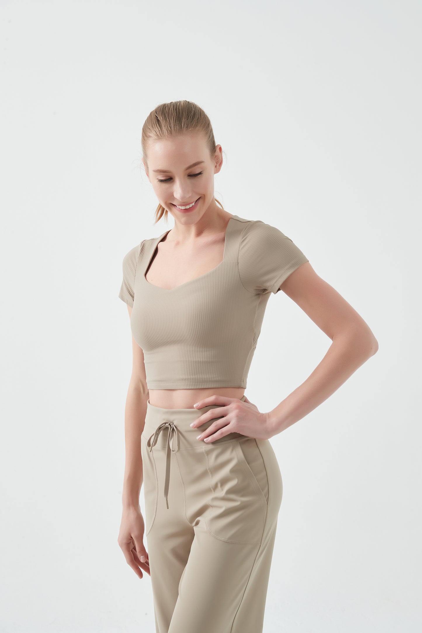 JIOSE BACK CAPLET WITH DETAILS T-SHIRT | EVERYDAY-WEAR & LOW INTENSITY