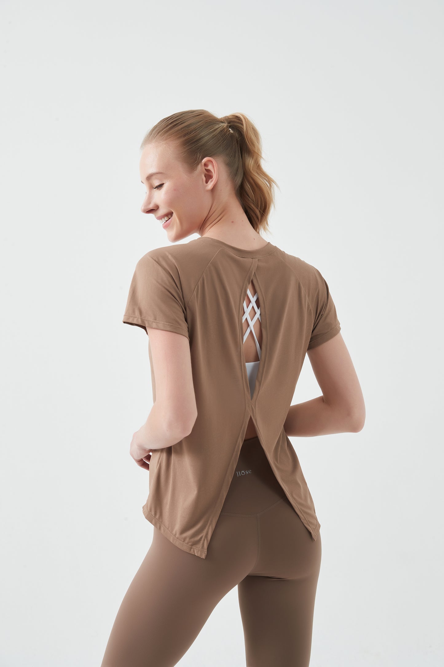 JIOSE EMBROIDERED OPEN BACK T-SHIRT | EVERYDAY-WEAR & WORKOUTS