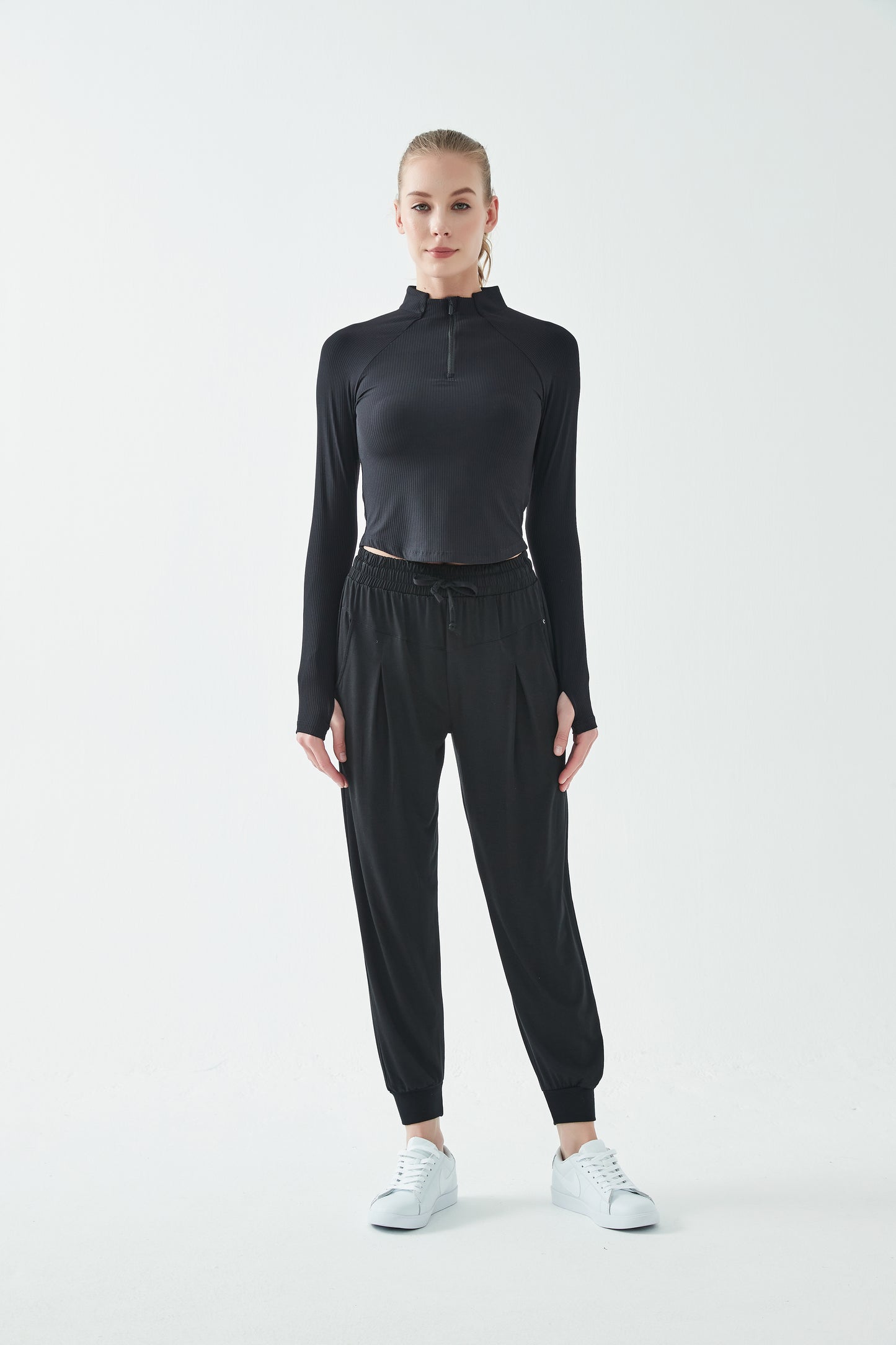 JIOSE AU | FITTED HALF-ZIP PULLOVER | LOW INTENSITY